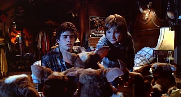 Gremlins: Billy Peltzer (Zach Galligan) et Pete Fountaine (Corey Feldman)