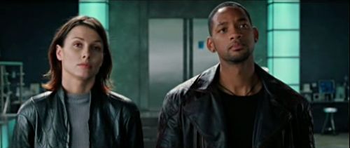 I, robot: Dr. Susan Calvin (Bridget Moynahan) et Detective Spooner (Will Smith)