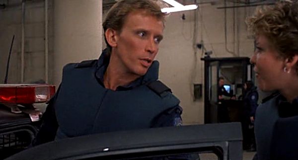 Robocop: Officier Alex J. Murphy Peter Weller et Officier Anne Lewis (Nancy Allen)