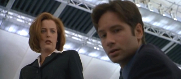 X-files fight the future: les agents Dana Scully (Gillian Anderson) et Fox Mulder (David Duchovny)