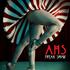 Affiche American Horror Story saison 4 Freak Show - 3 jambes sous les jupes des filles