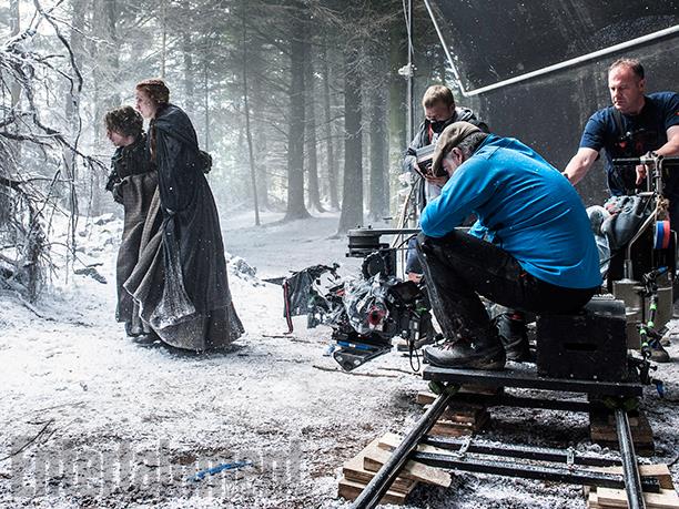 Tournage en pleine forêt enneigée