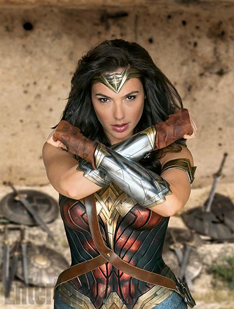 Wonder Woman qui imite Gandalf : Vous ne passerez pas !