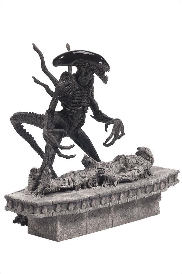 AVP McFarlane Toys 02