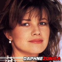 Daphne Zuniga  Actrice