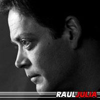 Raul Julia  Acteur