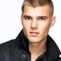 Chris Zylka  Acteur