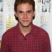 Iain De Caestecker  Acteur