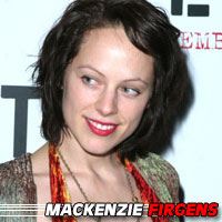 Mackenzie Firgens  Actrice