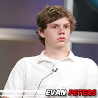 Evan Peters